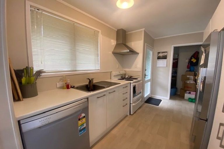 Photo of property in 96 Hutchinsons Road, Bucklands Beach, Auckland, 2014