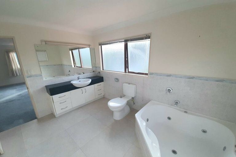 Photo of property in 93 Glendhu Road, Bayview, Auckland, 0629
