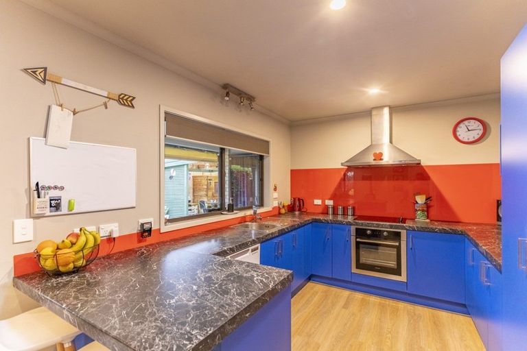 Photo of property in 25 Mcnaughton Place, Onekawa, Napier, 4110