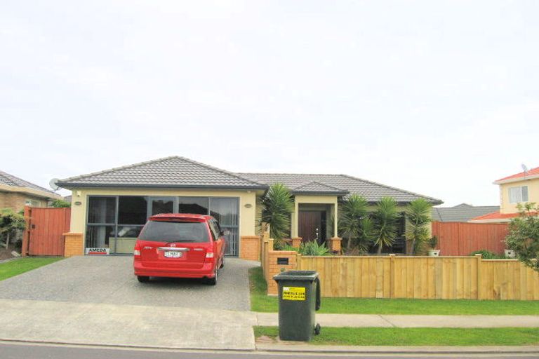 Photo of property in 3 Glastry Close, East Tamaki Heights, Auckland, 2016