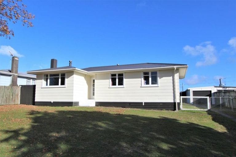 Photo of property in 271 Balmoral Drive, Tokoroa, 3420