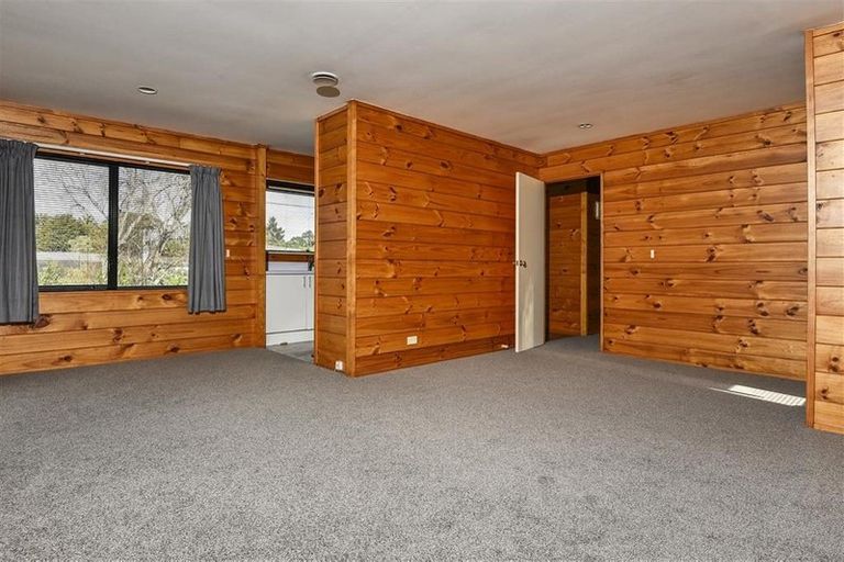 Photo of property in 1036a Great North Road, Point Chevalier, Auckland, 1022