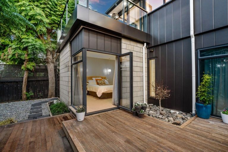 Photo of property in 28 Seaview Road, Otumoetai, Tauranga, 3110