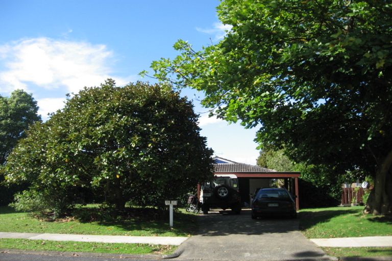 Photo of property in 17 Megan Avenue, Pakuranga Heights, Auckland, 2010