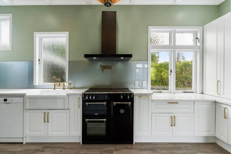 Photo of property in 6 Peverill Crescent, Papatoetoe, Auckland, 2025