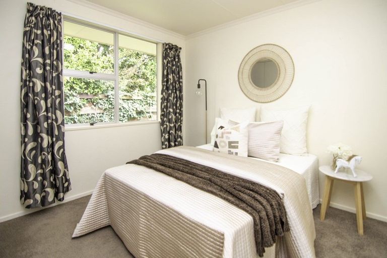 Photo of property in 8a Earl Place, Hokowhitu, Palmerston North, 4410