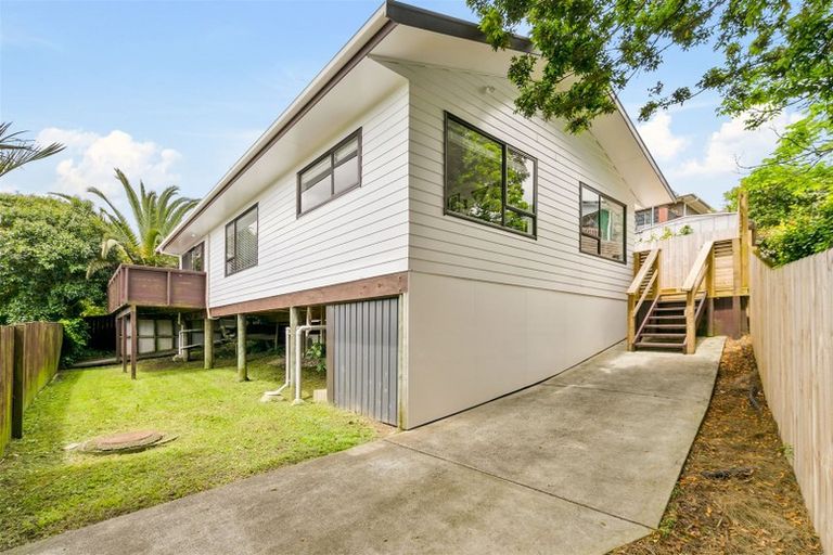 Photo of property in 2/28 Royal Road, Massey, Auckland, 0614