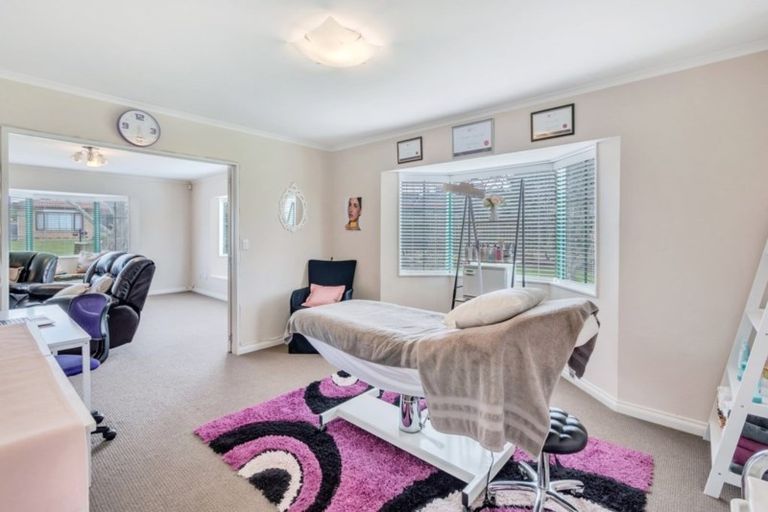 Photo of property in 20 Gairloch Place, Wattle Downs, Auckland, 2103