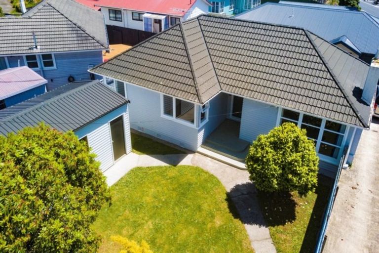 Photo of property in 25 Athlone Crescent, Boulcott, Lower Hutt, 5011