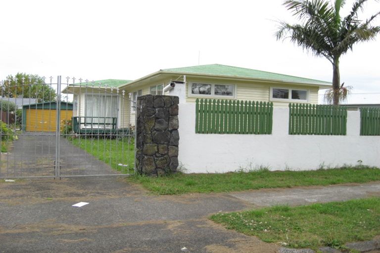 Photo of property in 19 Convair Crescent, Mangere, Auckland, 2022
