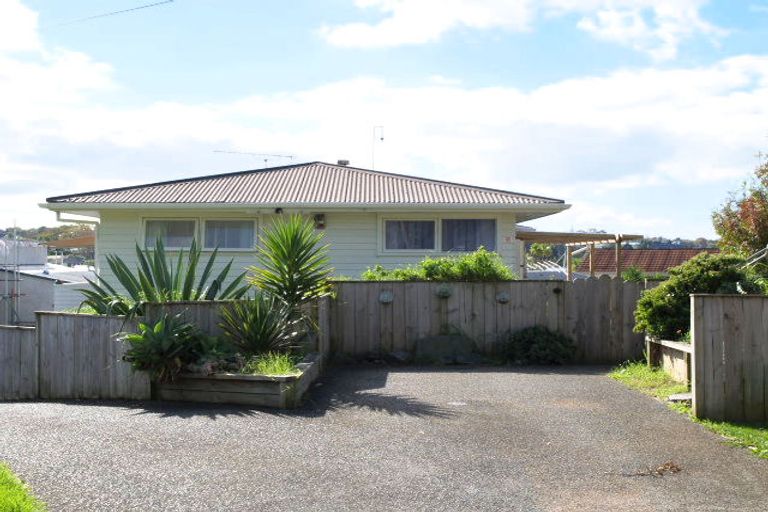 Photo of property in 3 Salas Place, Howick, Auckland, 2010