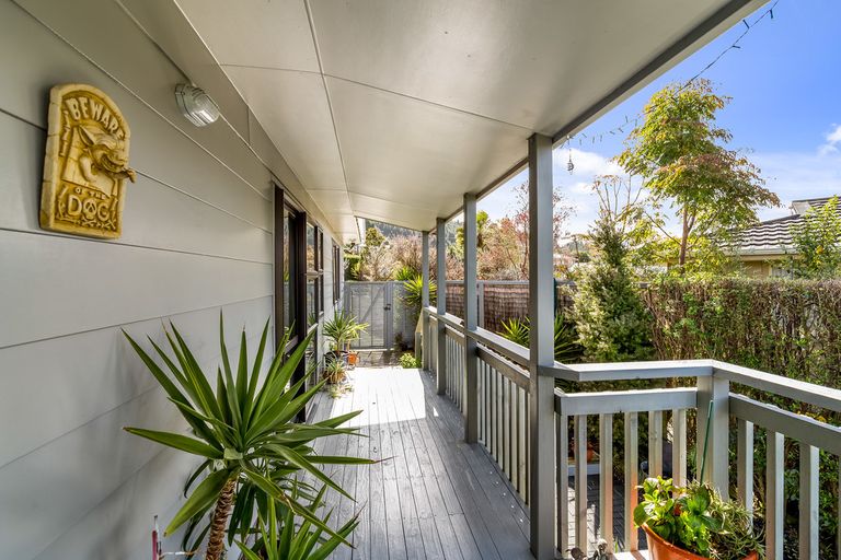 Photo of property in 3a Hawk Place, Selwyn Heights, Rotorua, 3015