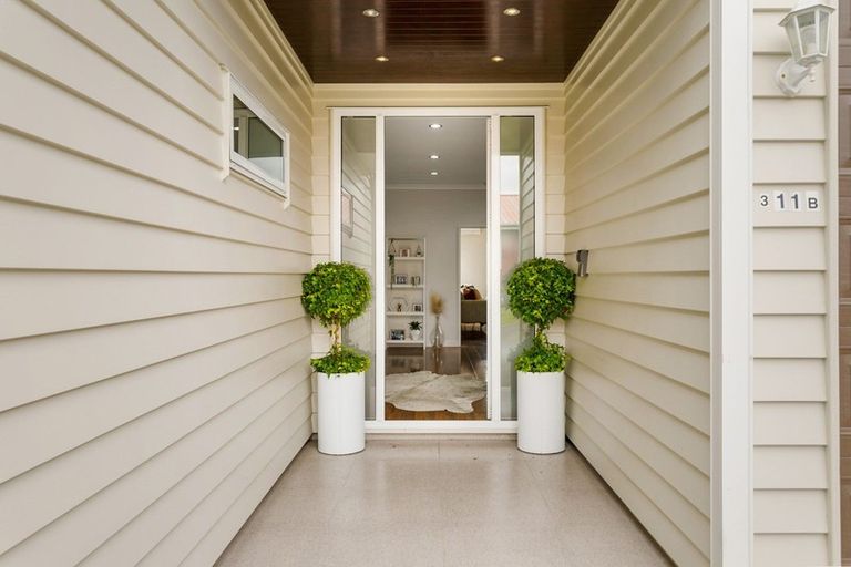 Photo of property in 311b Great North Road, Henderson, Auckland, 0612