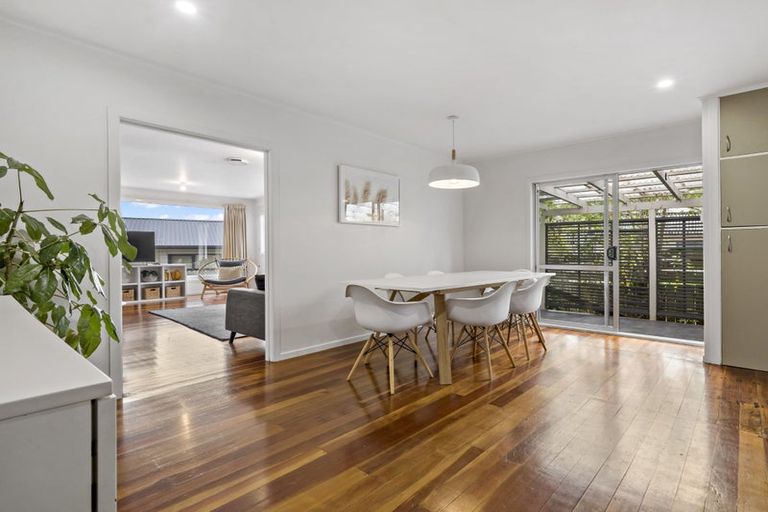 Photo of property in 39 Toru Street, Te Atatu Peninsula, Auckland, 0610