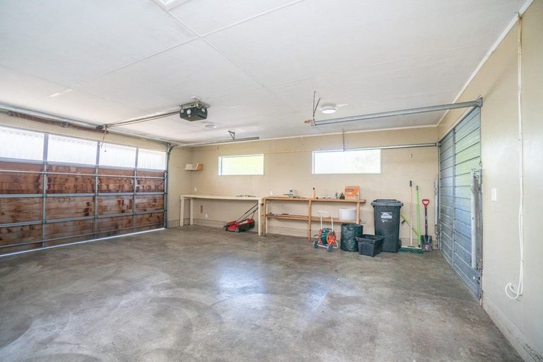 Photo of property in 120 John F Kennedy Drive, Milson, Palmerston North, 4414