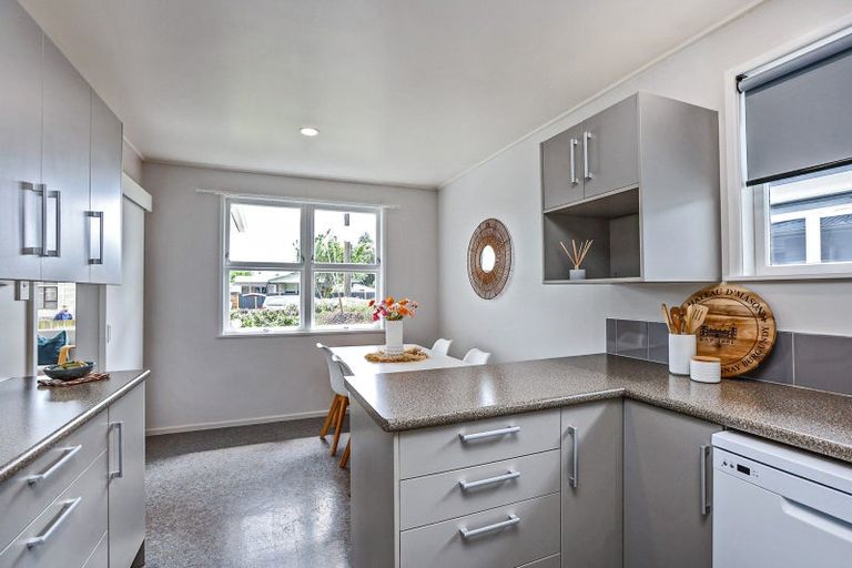 Photo of property in 42 Upham Street, Havelock North, 4130