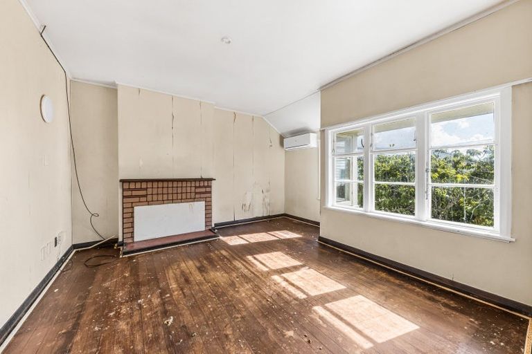 Photo of property in 80 Walmer Road, Point Chevalier, Auckland, 1022