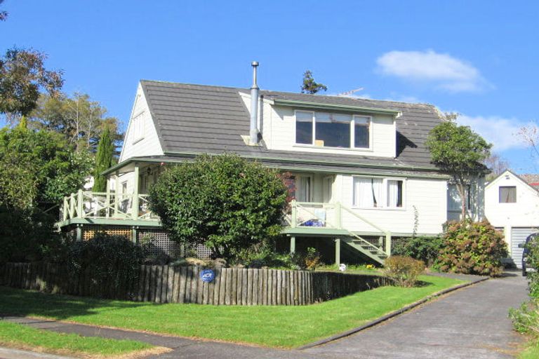 Photo of property in 17 Derrimore Heights, Clover Park, Auckland, 2019