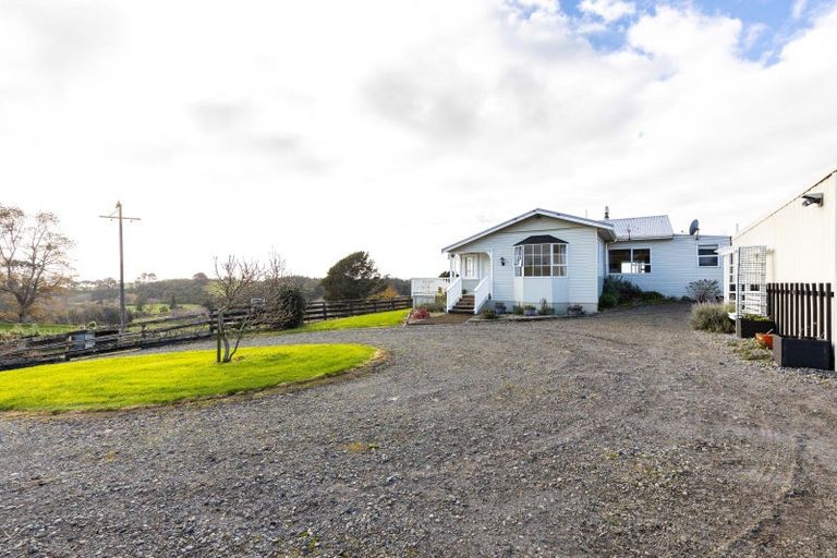 Photo of property in 16 Mimi Road, Mimi, Urenui, 4377