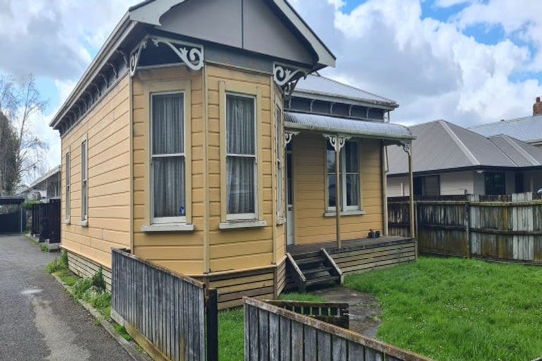 Photo of property in 27 Ada Street, Hokowhitu, Palmerston North, 4410