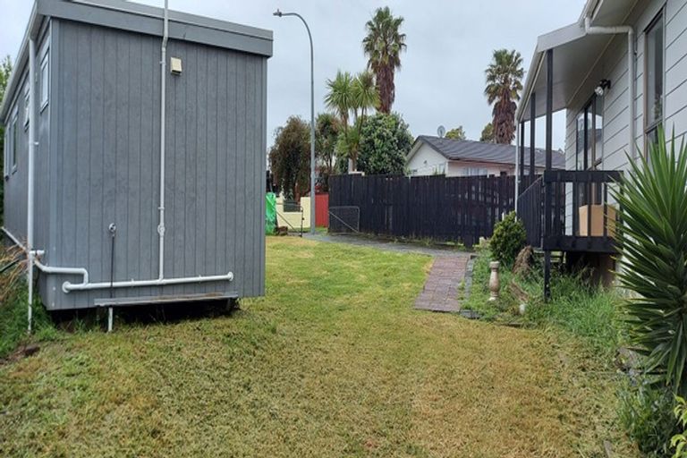 Photo of property in 5 Iris Place, Clendon Park, Auckland, 2103