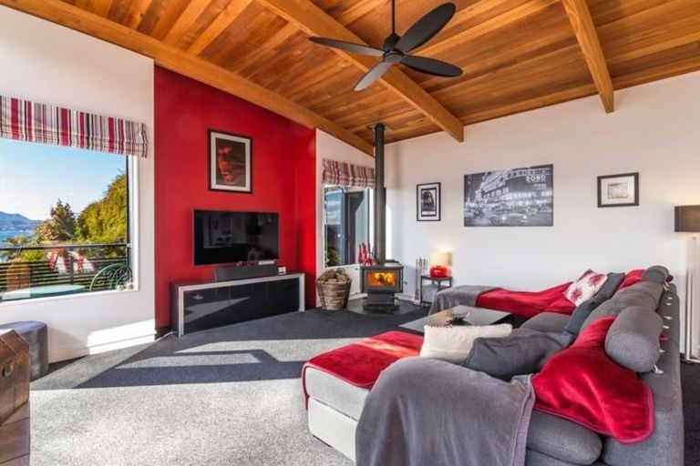 Photo of property in 1/3 Sylvia Place, Acacia Bay, Taupo, 3330
