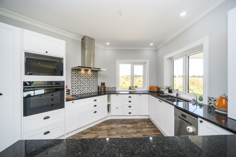 Photo of property in 52 Highland View Drive, Tokomaru, Palmerston North, 4474