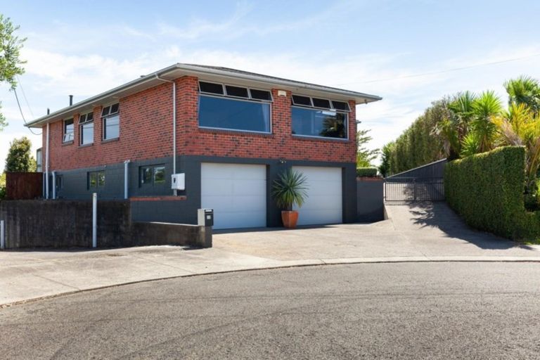 Photo of property in 12 Margaret Place, Merrilands, New Plymouth, 4312