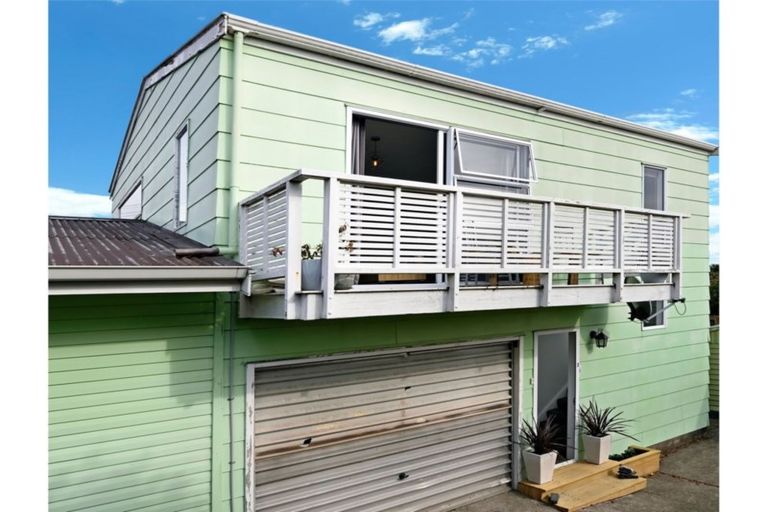 Photo of property in 2/39 Roto Street, Tahunanui, Nelson, 7011