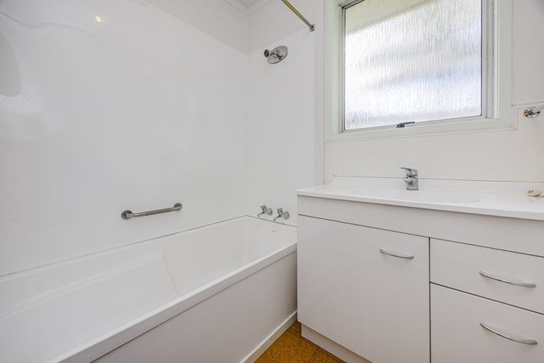 Photo of property in 2/25 Pulman Place, Clover Park, Auckland, 2019