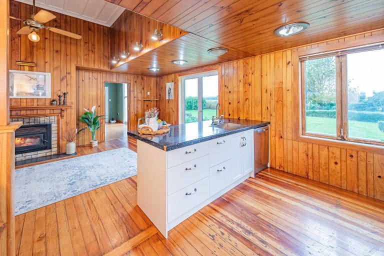 Photo of property in 218 Parahaki Road, Waverley, 4591