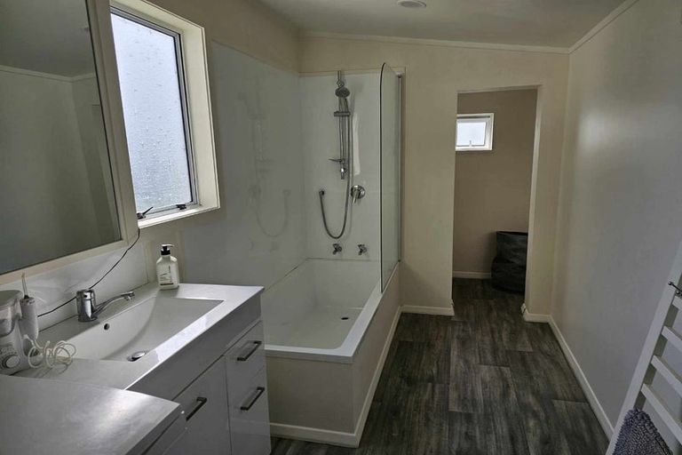 Photo of property in 33 Rangiora Street, Castlecliff, Whanganui, 4501