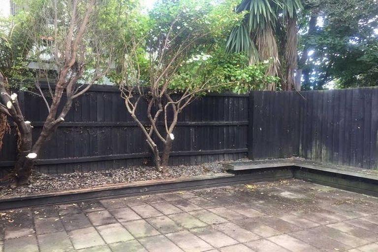 Photo of property in 3/3 Grove Road, Addington, Christchurch, 8024