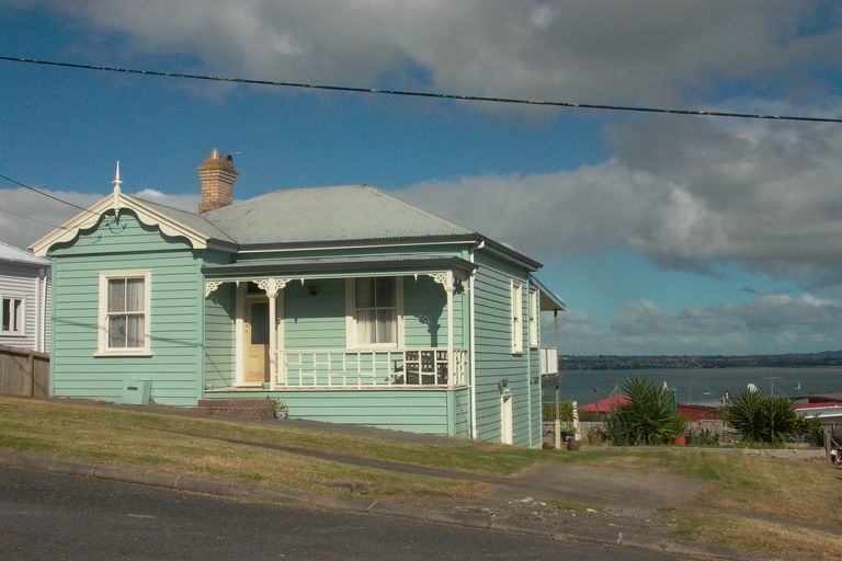 Photo of property in 72 Palmerston Road, Birkenhead, Auckland, 0626