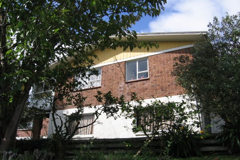 Photo of property in 1/7 Edmonton Road, Henderson, Auckland, 0612