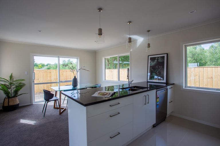 Photo of property in 62 Feist Street, Carterton, 5713