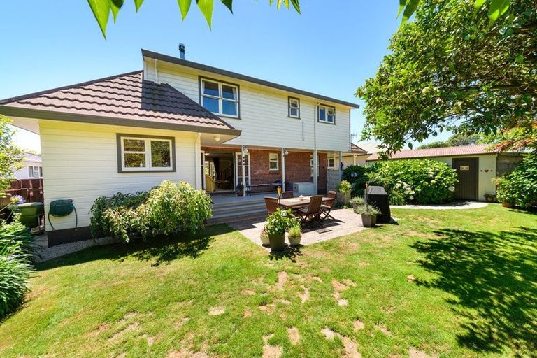 Photo of property in 26 Saint Albans Avenue, Hokowhitu, Palmerston North, 4410