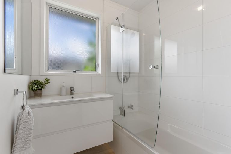 Photo of property in 1/81 Archmillen Avenue, Pakuranga Heights, Auckland, 2010