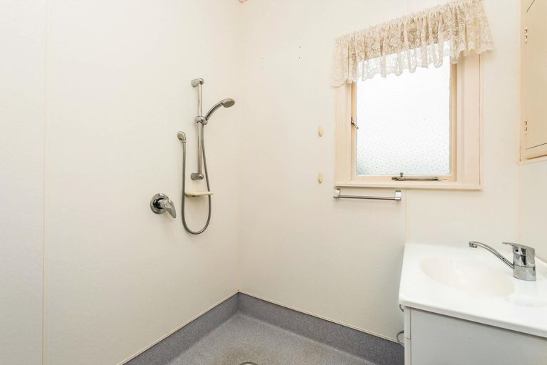 Photo of property in 42 Young Street, Morrinsville, 3300