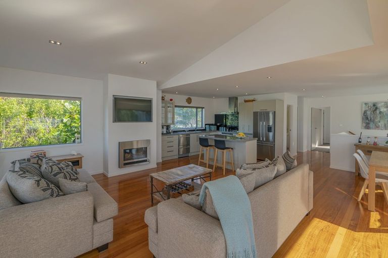Photo of property in 122 Pepe Road, Tairua, 3508