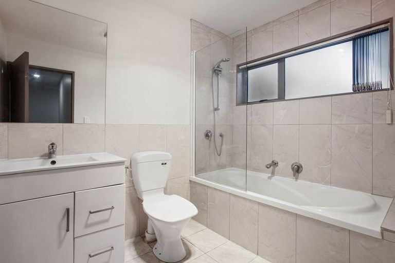 Photo of property in 8 Vino Cina Heights, Ranui, Auckland, 0612