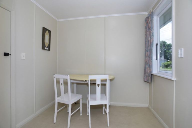 Photo of property in 23 Holland Crescent, Bulls, 4818