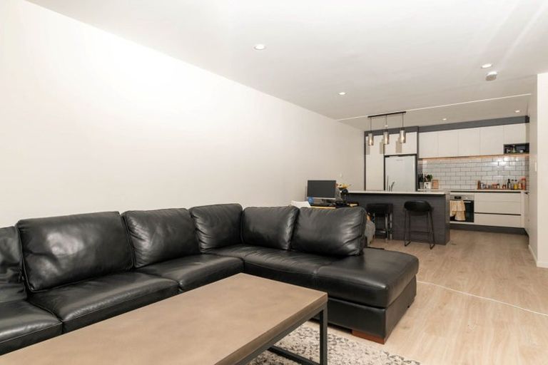 Photo of property in 6b Pawa Place, Manurewa, Auckland, 2102