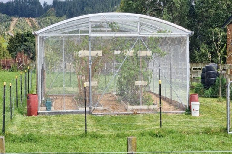 Photo of property in 233 North Manakau Road, Manakau, Levin, 5573