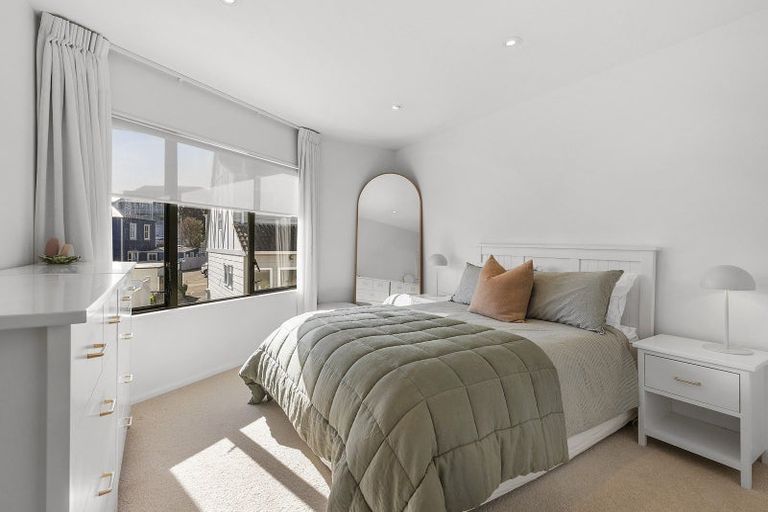 Photo of property in Vein & Skin, 38a Roxburgh Street, Mount Victoria, Wellington, 6011