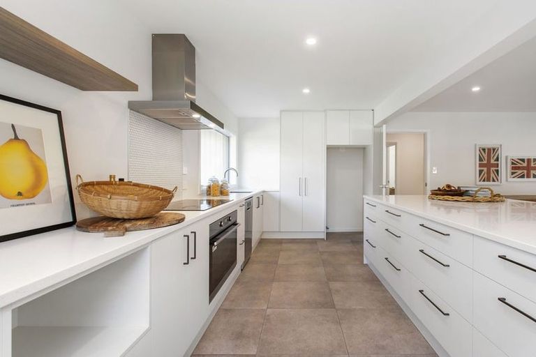 Photo of property in 10 Winslow Street, Burnside, Christchurch, 8053