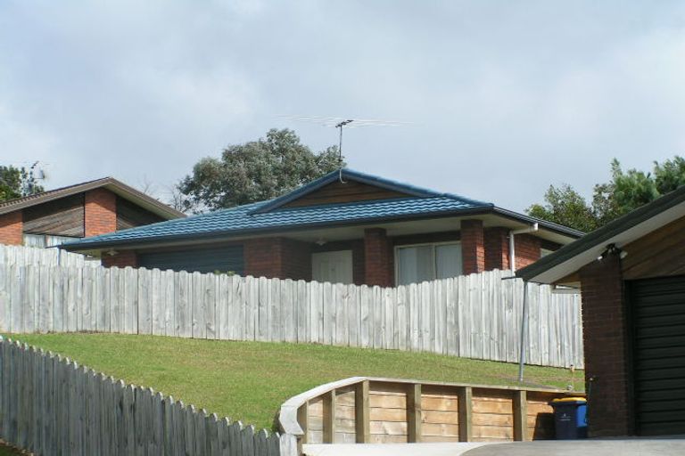 Photo of property in 11 Sherpa Place, Massey, Auckland, 0614