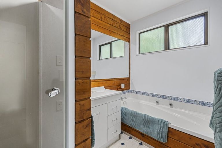 Photo of property in 6a Spencer Place, Merrilands, New Plymouth, 4312