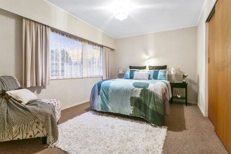 Photo of property in 3/5 Tobruk Crescent, Milford, Auckland, 0620