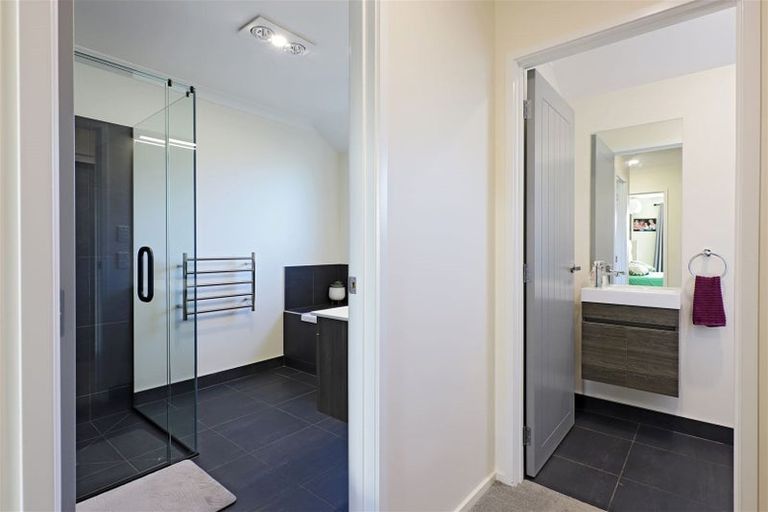 Photo of property in 22 Read Crescent, Clive, 4102